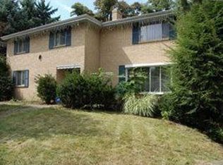 38 Thomaston Dr, Pittsburgh, PA 15235