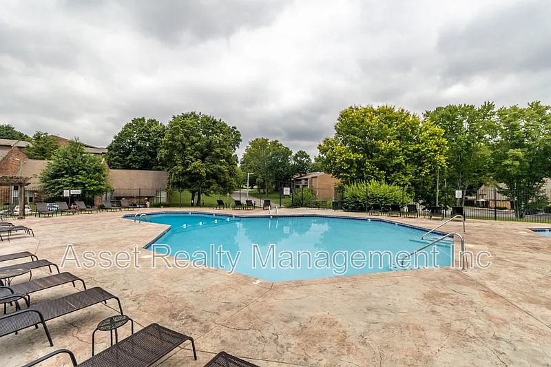 3 bed, 3.0 bath, 1832 sqft, $1,795 — Photo 4