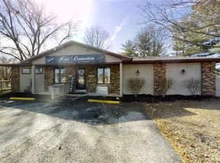 1820 McKinley Ave, Charleston, IL 61920