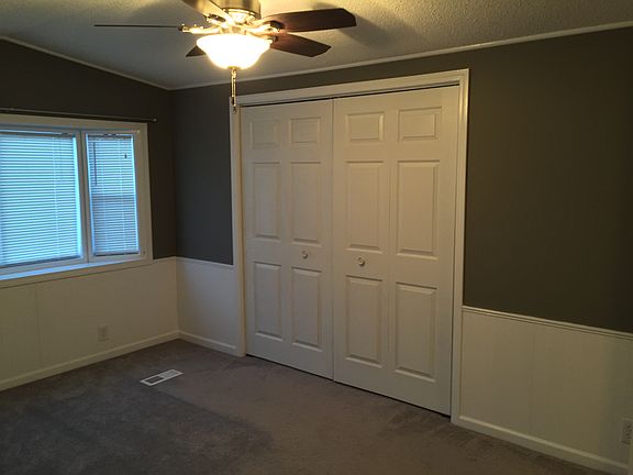 3rd image of 1039 Pembrooke Ln