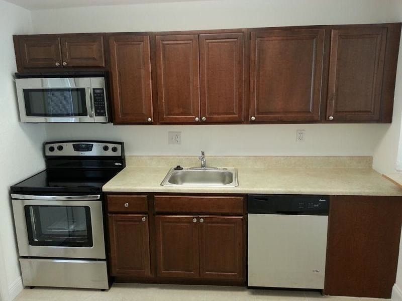 2nd image of 2510 NE 8th Ave