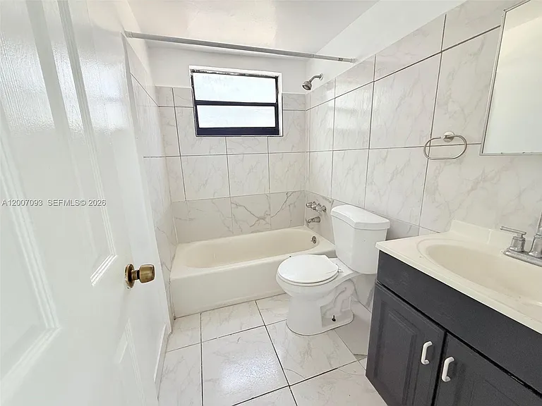121 NE 80th Ter #4 — Photo 4