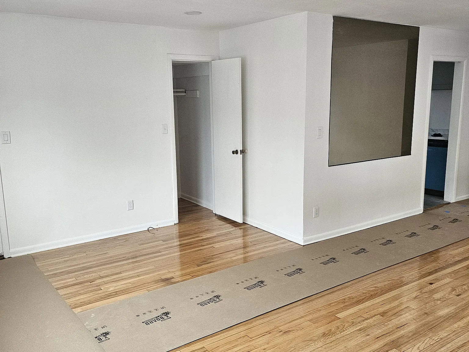 3 bed, 900 sqft, $2,750 — Photo 3