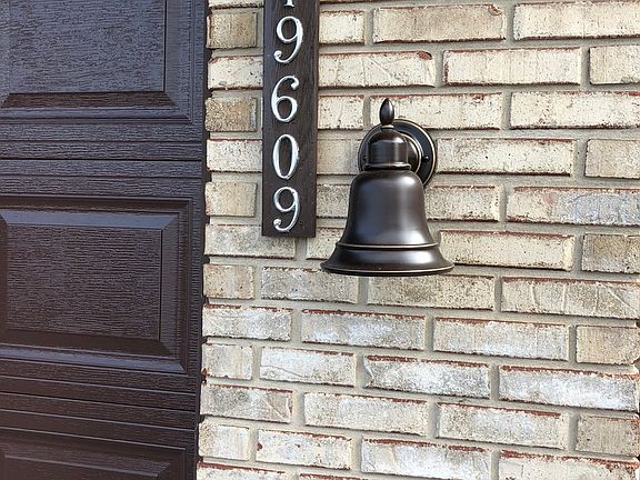 2nd image of 19609 Lake Shore Dr