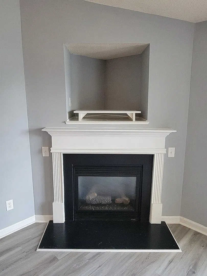 3rd Floor 2 Bedrooms, 2 Baths Vaulted Ceiling Condo — Photo 3