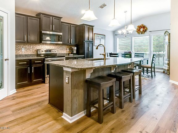 5th image of 95213 Tanglewood Dr