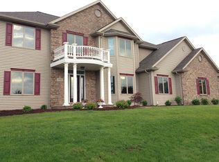 2995 W Honeysuckle Ln, Appleton, WI 54913