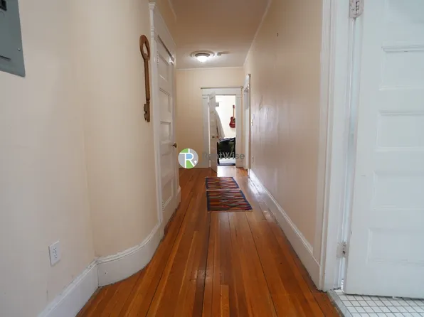 174 Harvard St #2, Brookline, MA 02446