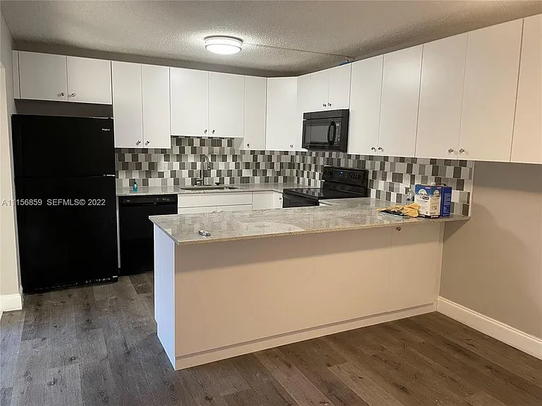 4648 Suburban Pines Dr #4648 — Photo 7
