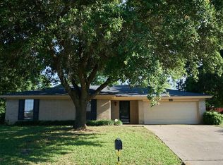 108 Edgehill Rd, Joshua, TX 76058