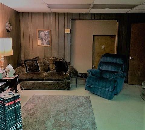3rd image of 567 E Cuyahoga Falls Ave