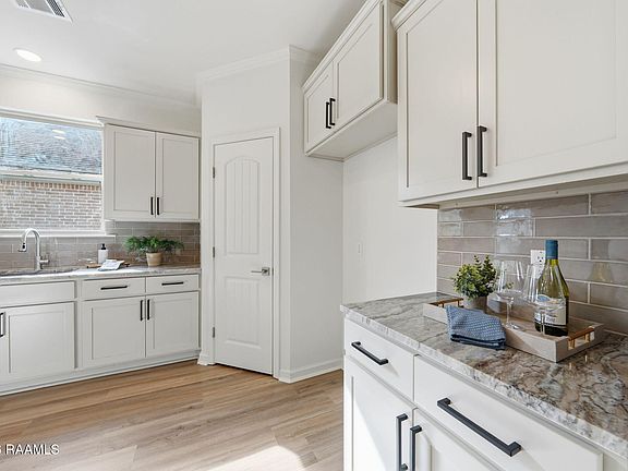 5th image of 112 Fallow Field Rd