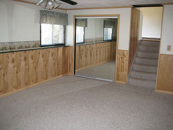 4th image of 16867 Le Claire Ave