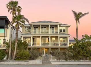 1205 Gulf Way St, Saint Petersburg, FL 33706