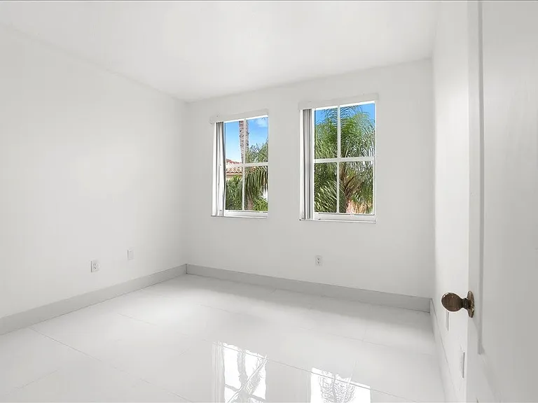 3802 SW 165th Ter — Photo 28