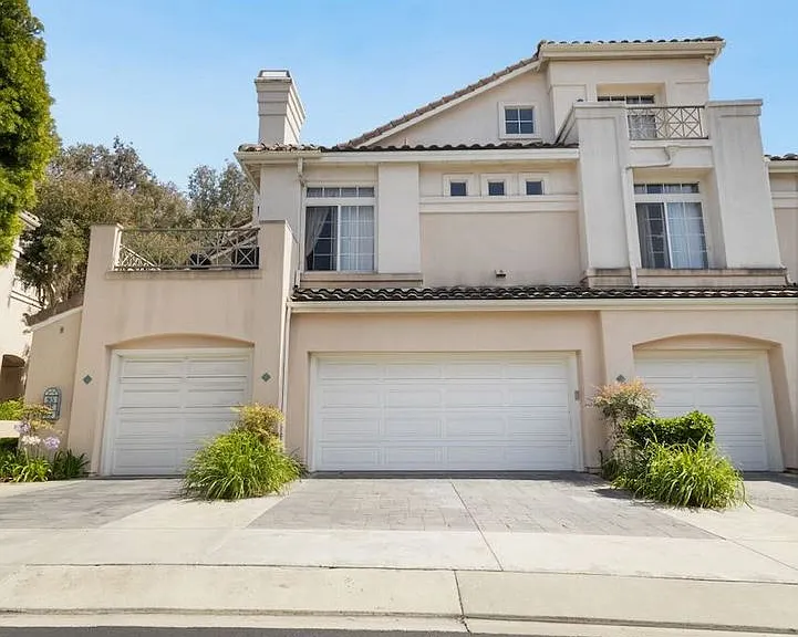 97 Shorebreaker Dr — Photo 1