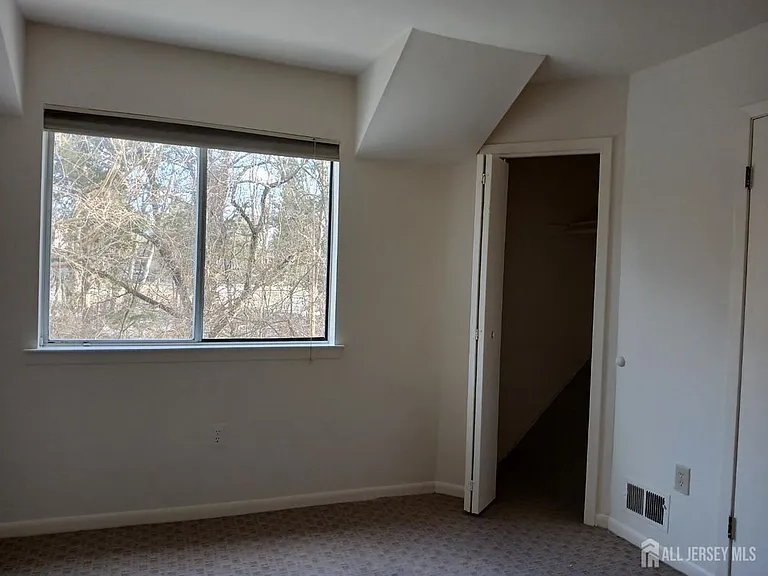 1081 Schmidt Ln — Photo 17