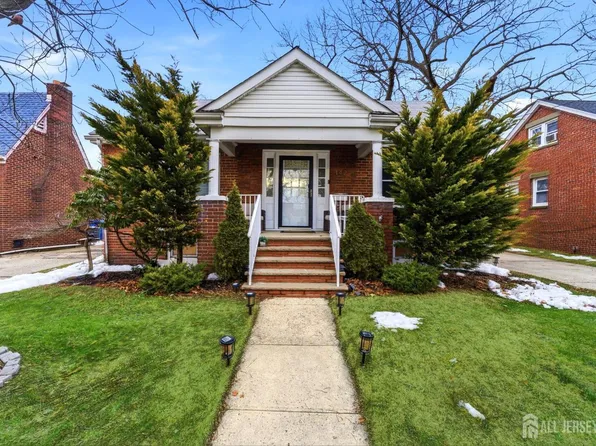 142 Liberty St, Fords, NJ 08863