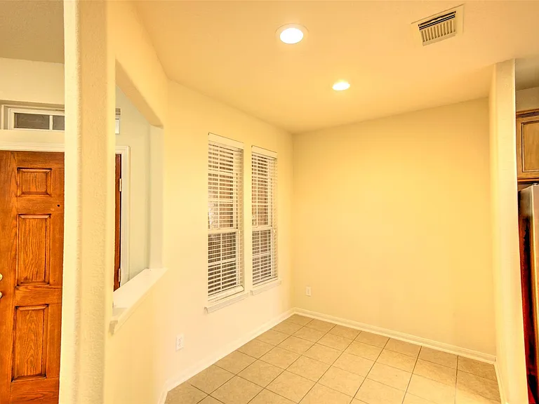 1139 Glenwood Canyon Ln — Photo 10
