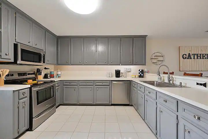 1st image of 2013 Colgate Dr #1