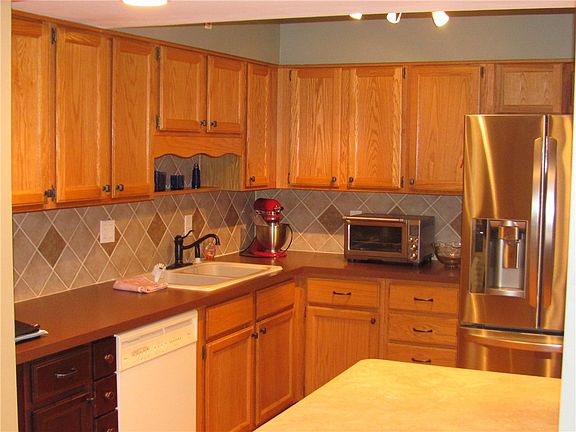 5th image of 6940 Tousley Dr