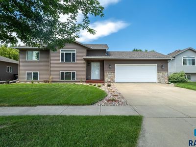 5905 S Cain Ave, Sioux Falls, SD, 57106