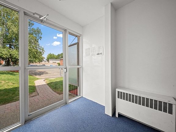 3rd image of 109 Warren St APT 3