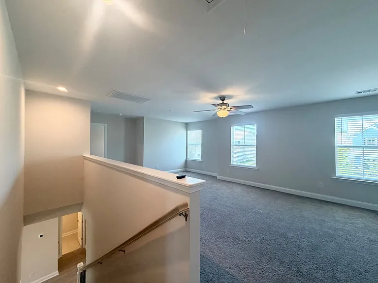 974 Danner Dr — Photo 9