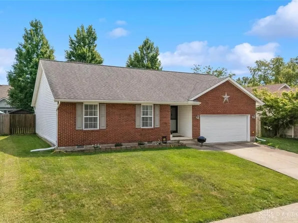 320 Maple Ridge Dr, Wilmington, OH 45177