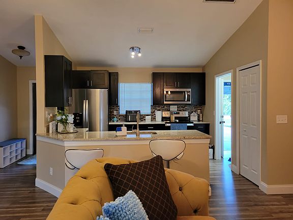 4th image of 604 Thomas Sherwin Ave S