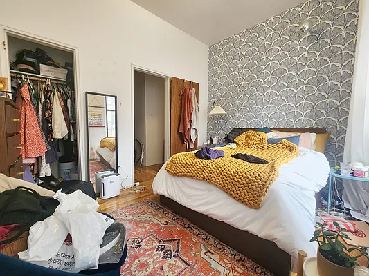 Rented by RELEASE NY | media 7