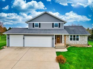 5305 Karen St, Danvers, IL 61732