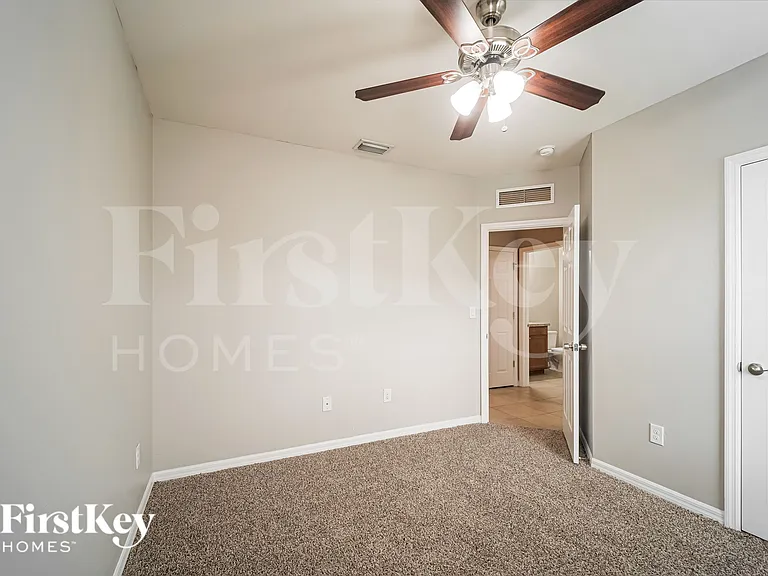 625 SW 25th Ter — Photo 15