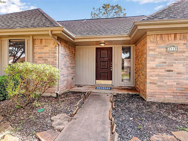 2710 Green Fields Dr — Photo 33