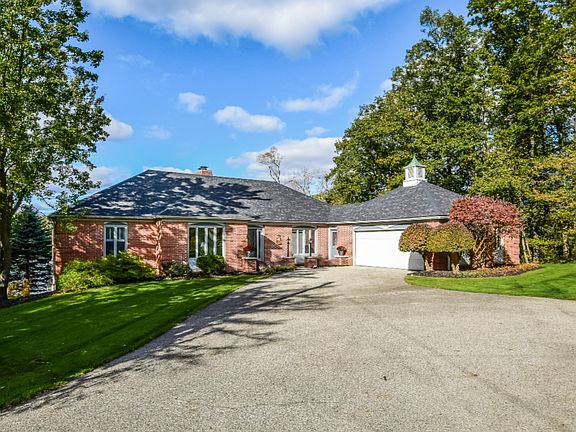 2nd image of 5780 Stoneybrook Ct SE