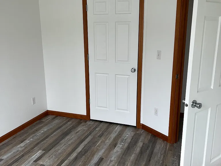 1531 Westchester Ave — Photo 21