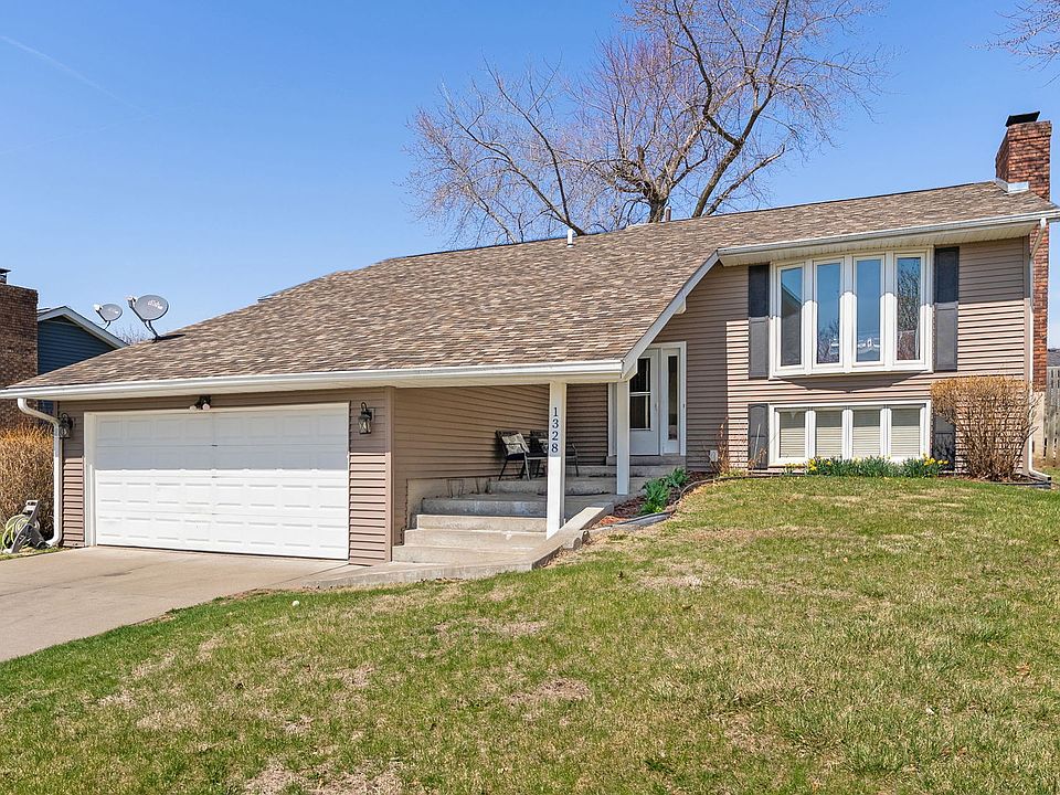 1st image of 1328 W 47th Ct