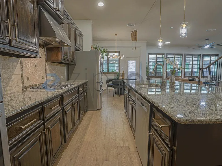 1209 Savoy Ln — Photo 6