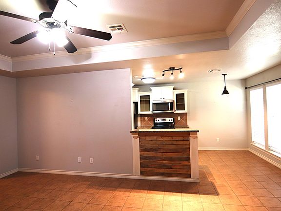 4th image of 6564 Westwood Village Dr