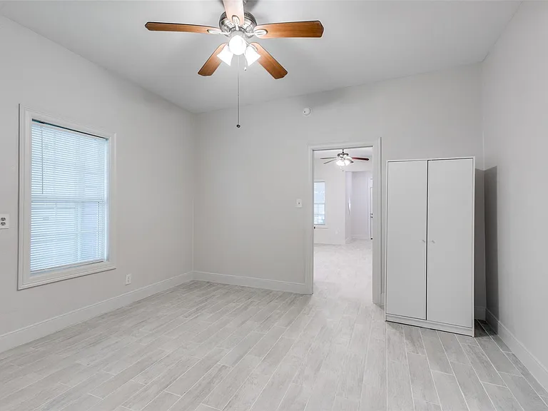 7133 Avenue C — Photo 10