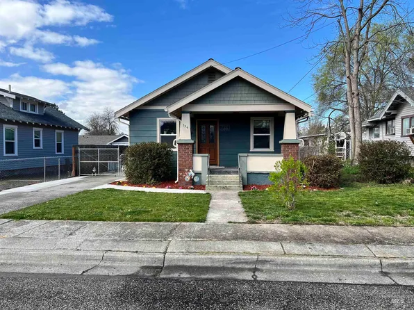 724 12th St, Clarkston, WA 99403