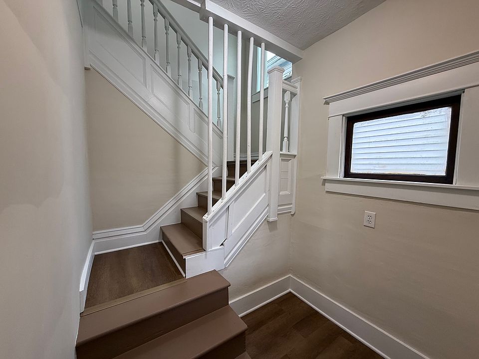 1st image of 528 Front St #B