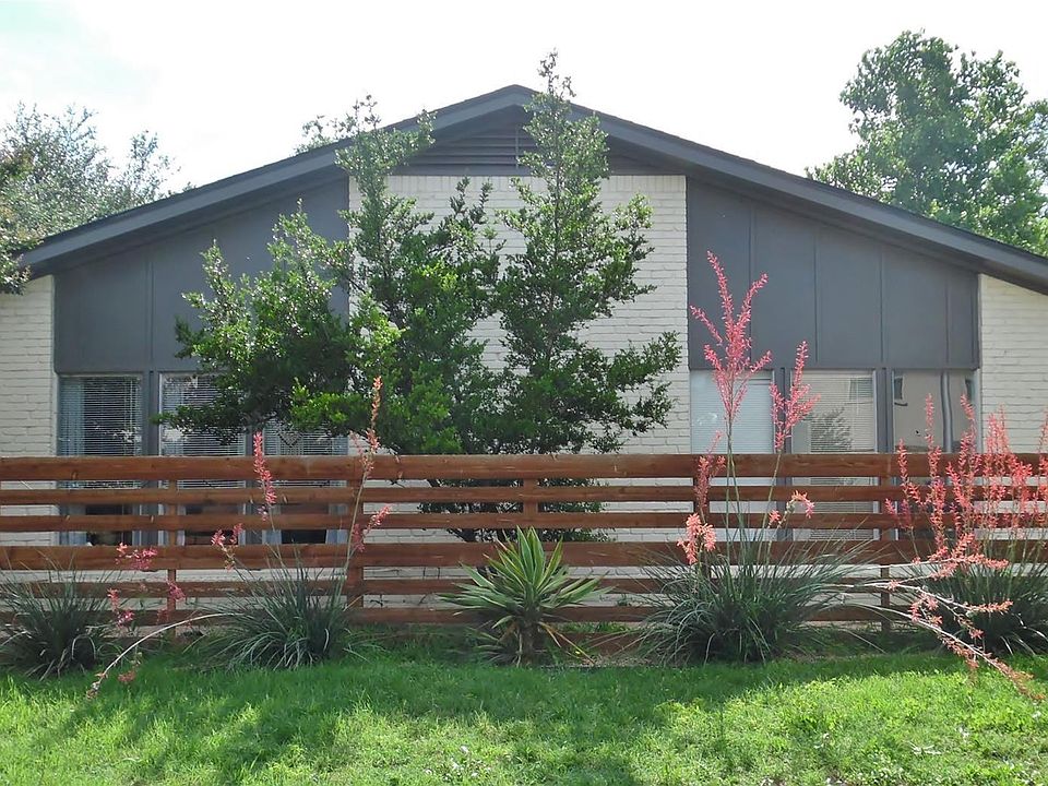 1st image of 2726 McCart Ave #2726