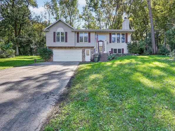 1222 E Lakeside Dr, Edgerton, WI 53534