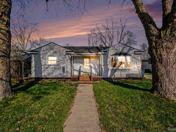 325 Viet St, Davison, MI 48423