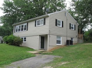 13400 Forest Glen Rd, Woodbridge, VA 22191