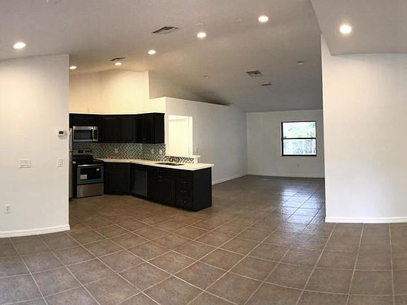 2nd image of 1040 San Matio St SE