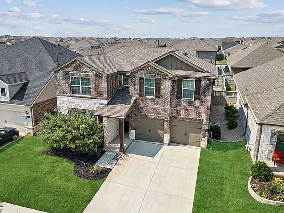 3rd image of 2412 Rooster Ln