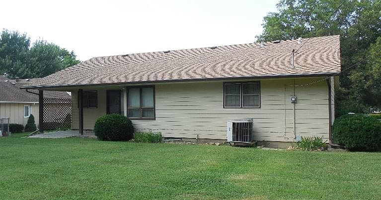 2nd image of 2113 W 22nd Ave