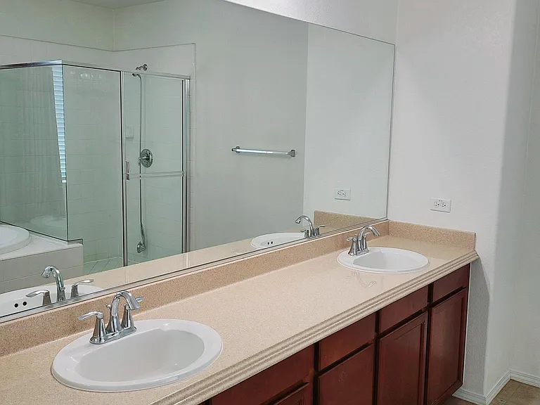 6751 Heathgrove Dr — Photo 12